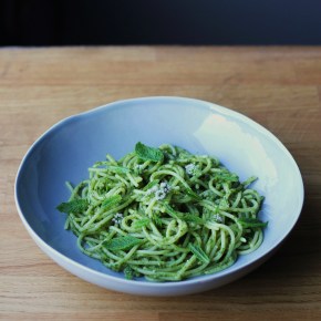 Spinach & mint&nbsp;pesto